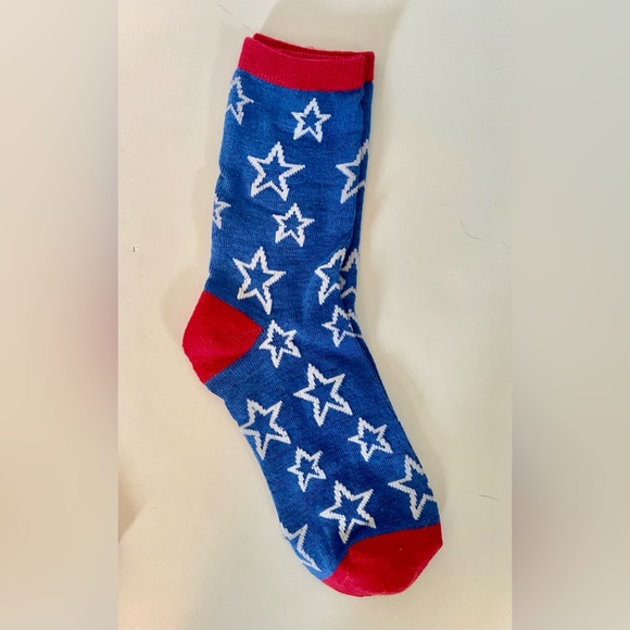 🆕 Star Themed Print Socks -2 Pair Sz: 6-8 - Picture 3 of 4